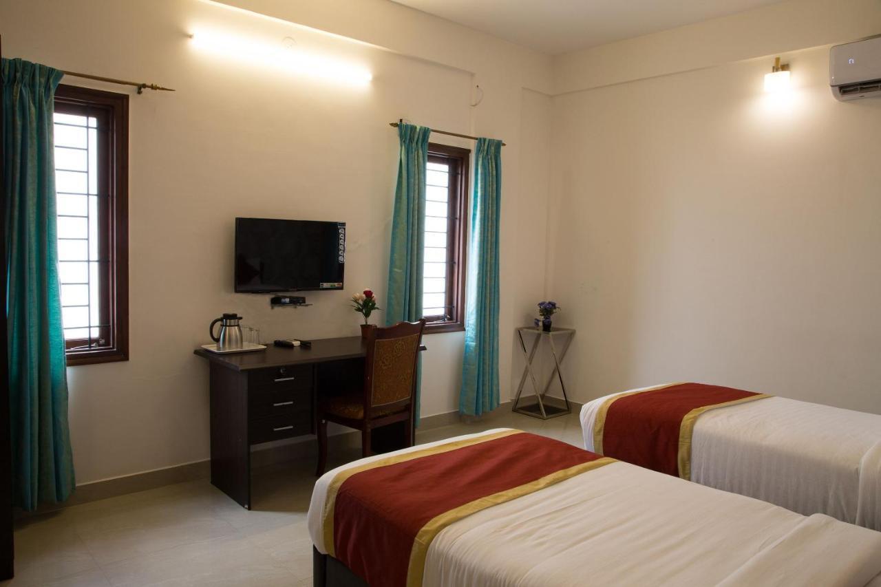 Oyo 8737 King Suites バンガロール エクステリア 写真
