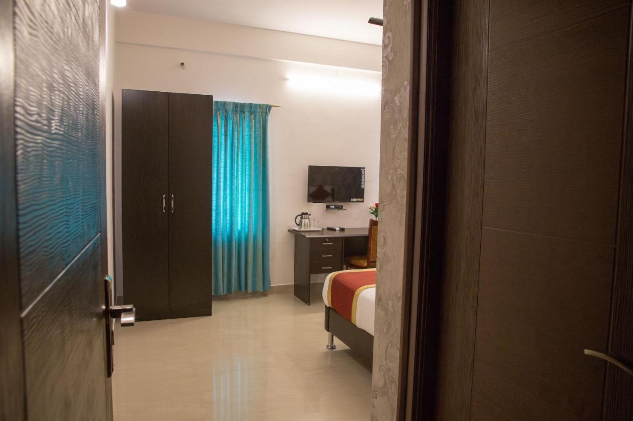 Oyo 8737 King Suites バンガロール エクステリア 写真